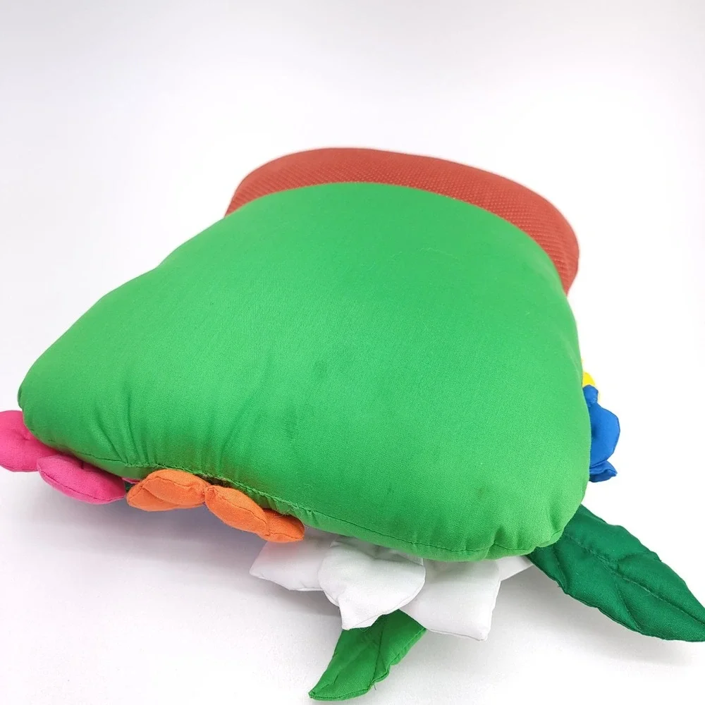 Decorative‎ Pillow House of Hatten Kitschy Spring Summer Flowers Floral 3D